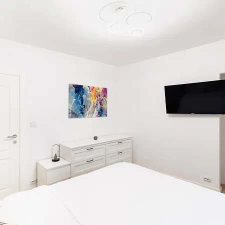 Apartment Lazys Haven Modern 3r In Center *