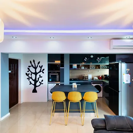 Lazys Haven Modern 3r In Center Apartment